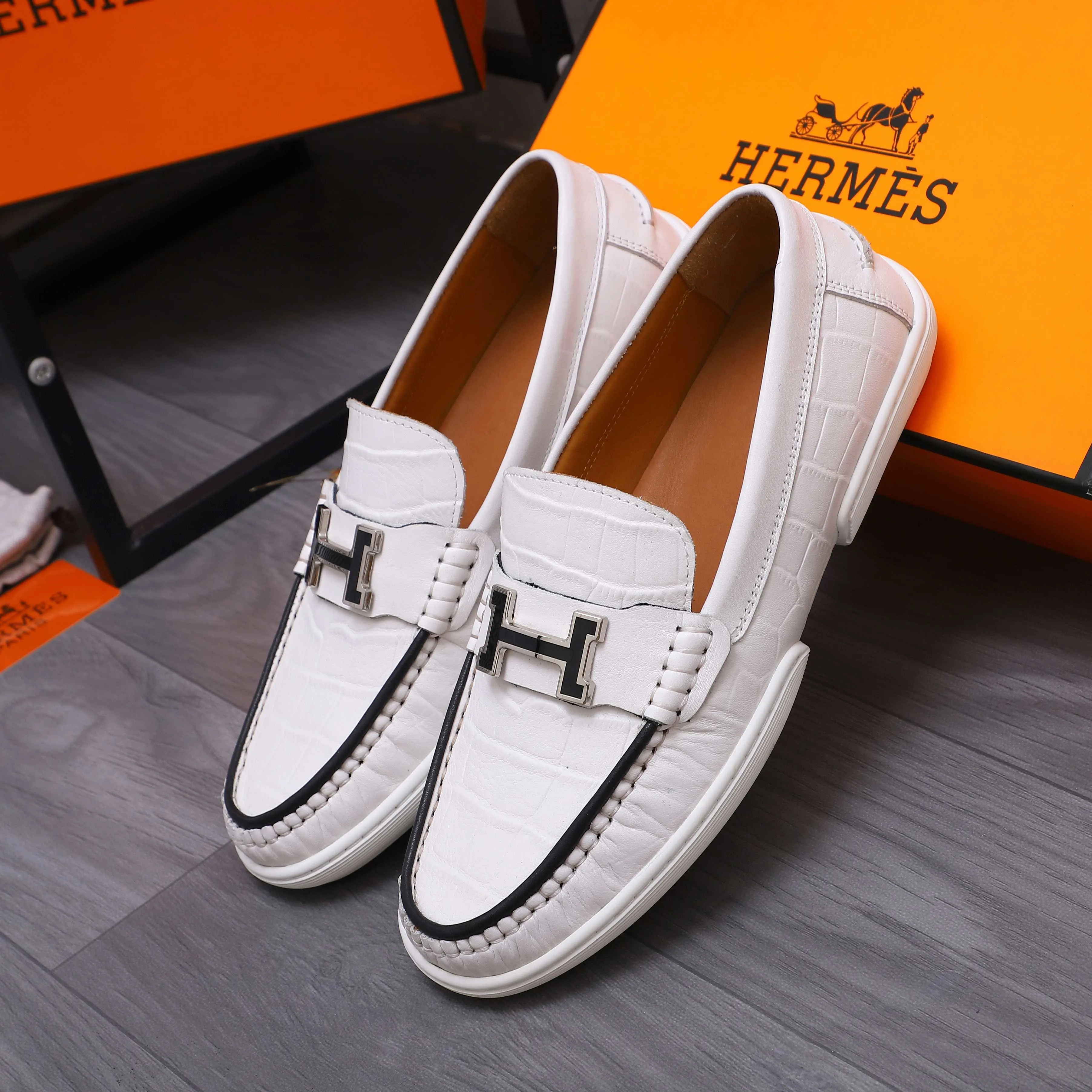 Men's shoes 💰500 Product trademark: HERMES "Hermes" casual slip-on leather shoes Regular size: 38-46 (45.46 custom-made, non-returnable) Product materials: Selected high-quality stone grain cowhide upper, cowhide lining, original outsole